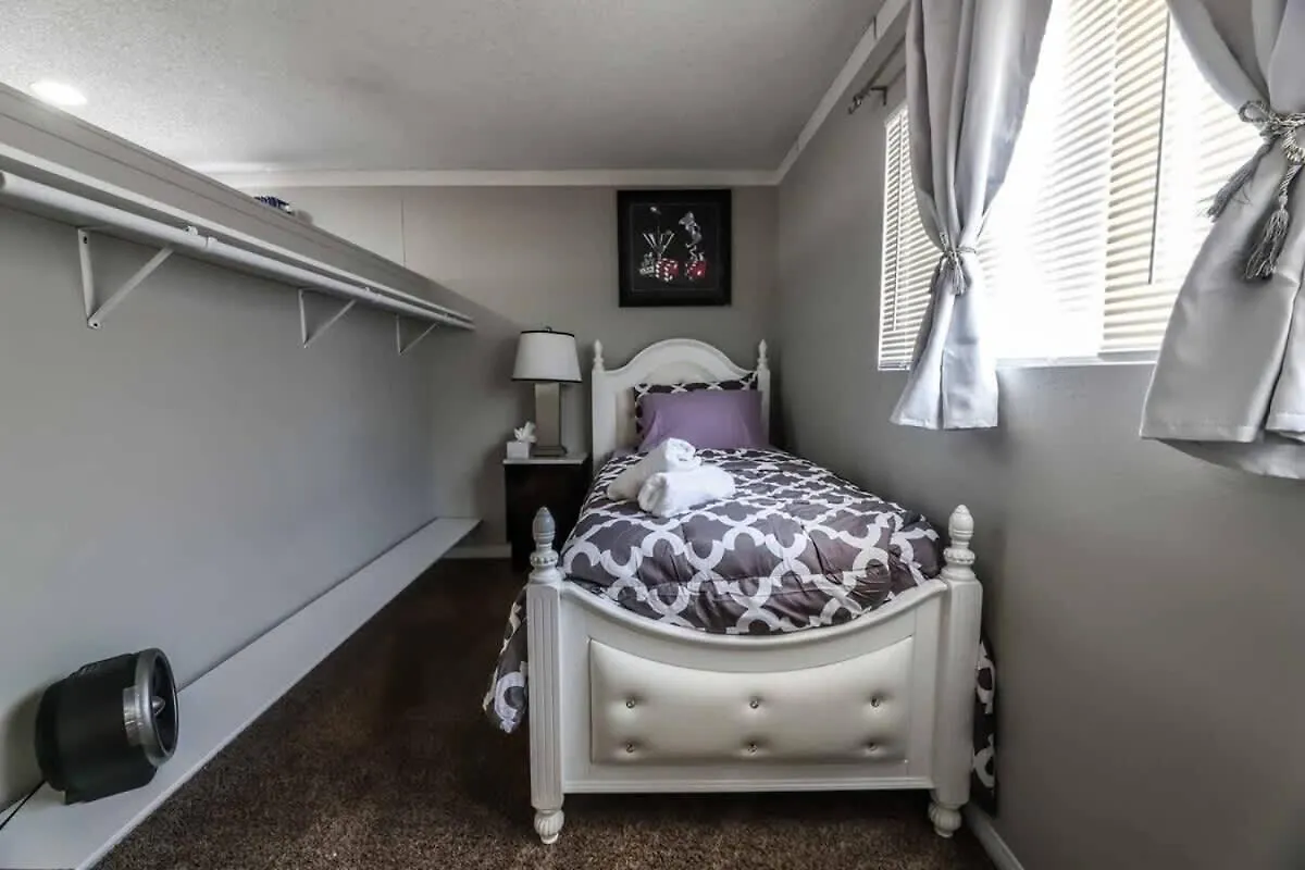 Urban Retreat Near Iconic Las Vegas Attractions 0*,  USA