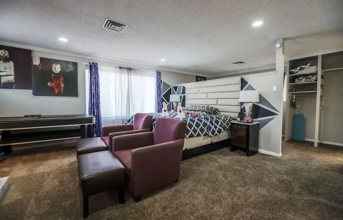 Urban Retreat Near Iconic Las Vegas Attractions