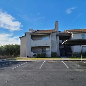 Apartment 2bed 1 Bath Near Nellis Afb & The Strip, Las Vegas